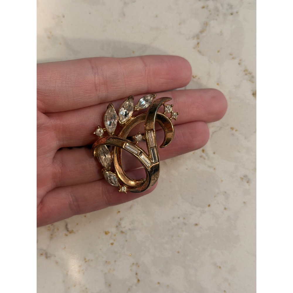 VTG TRIFARI BROOCH 1950s ABSTRACT PAISLEY CLEAR GEMS GOLD DESIGNER‎ NO PIN